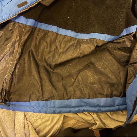 I’m selling zeroxsposur it’s a good size frl and can’t get better - Picture 2 of 6